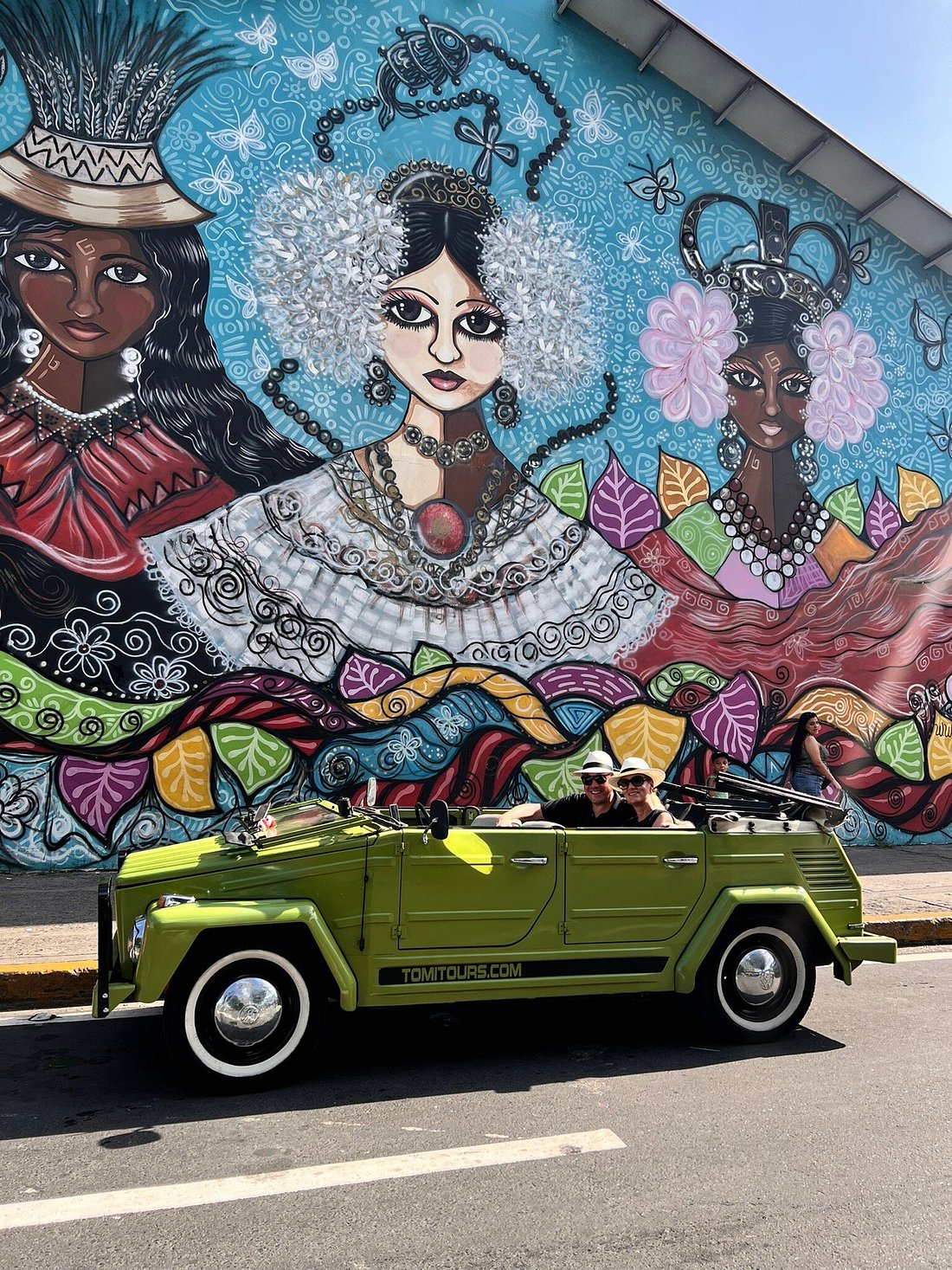 VW Safari tour in Panama City with Tomi Tours